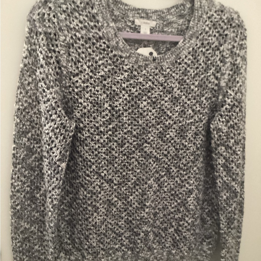 Caslon Black & White top